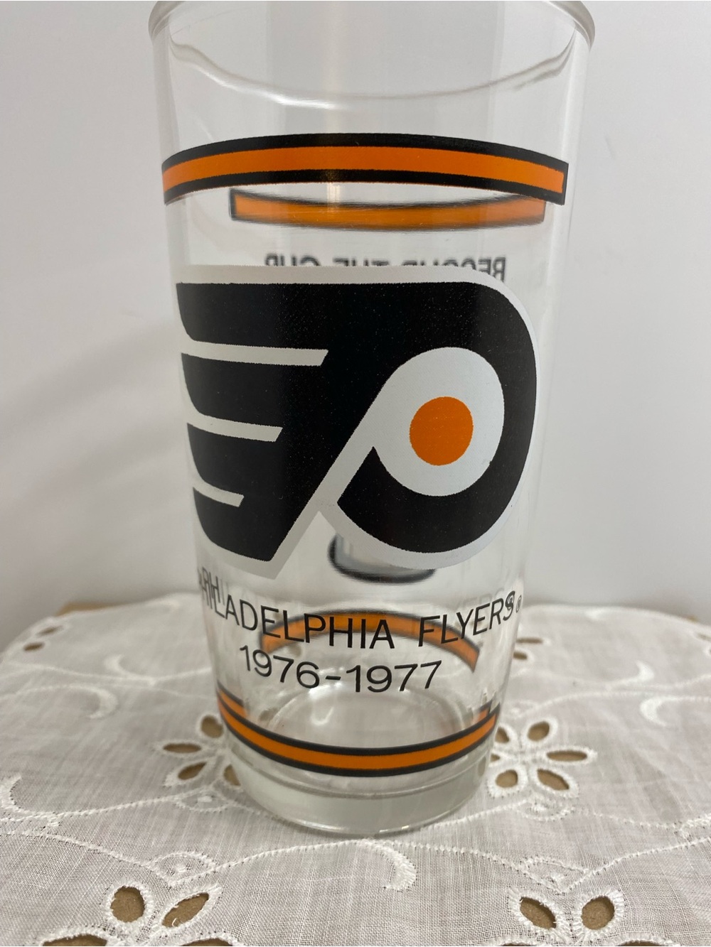 Vintage 1976-77 Philadelphia Flyers Recoup The Cup 16 oz Glass NHL Hockey